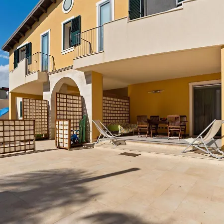 Belvilla By Oyo Flat Near The Sea With Patio Apartment Reitani