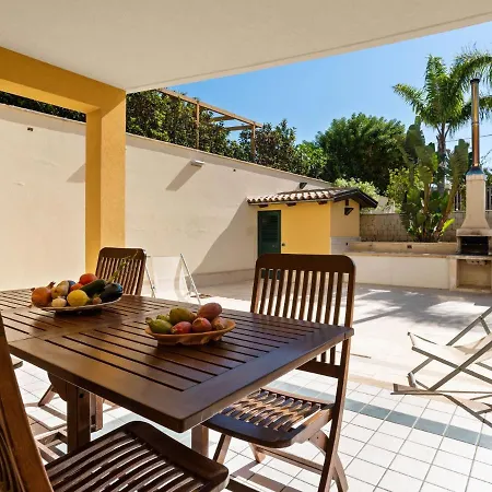 Apartment Belvilla By Oyo Flat Near The Sea With Patio Reitani