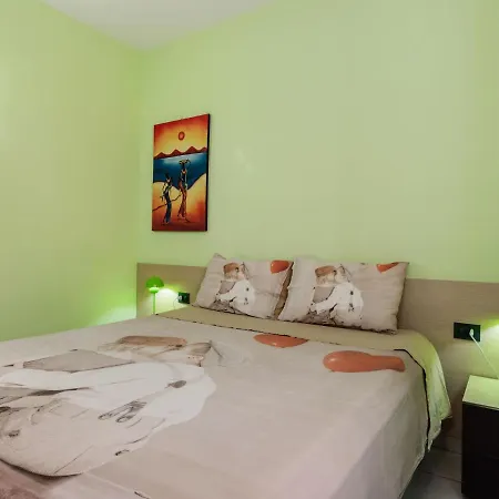 Apartment Belvilla By Oyo Flat Near The Sea With Patio *