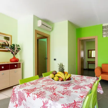 Apartament Belvilla By Oyo Flat Near The Sea With Patio Reitani