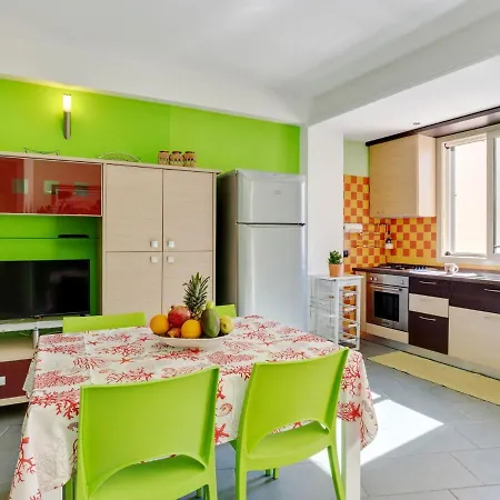 Belvilla By Oyo Flat Near The Sea With Patio Apartament *